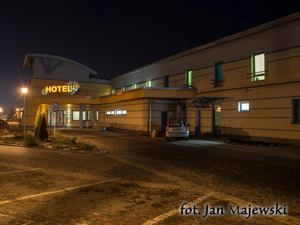 Majewski Hotel & SPA Malbork Exterior foto